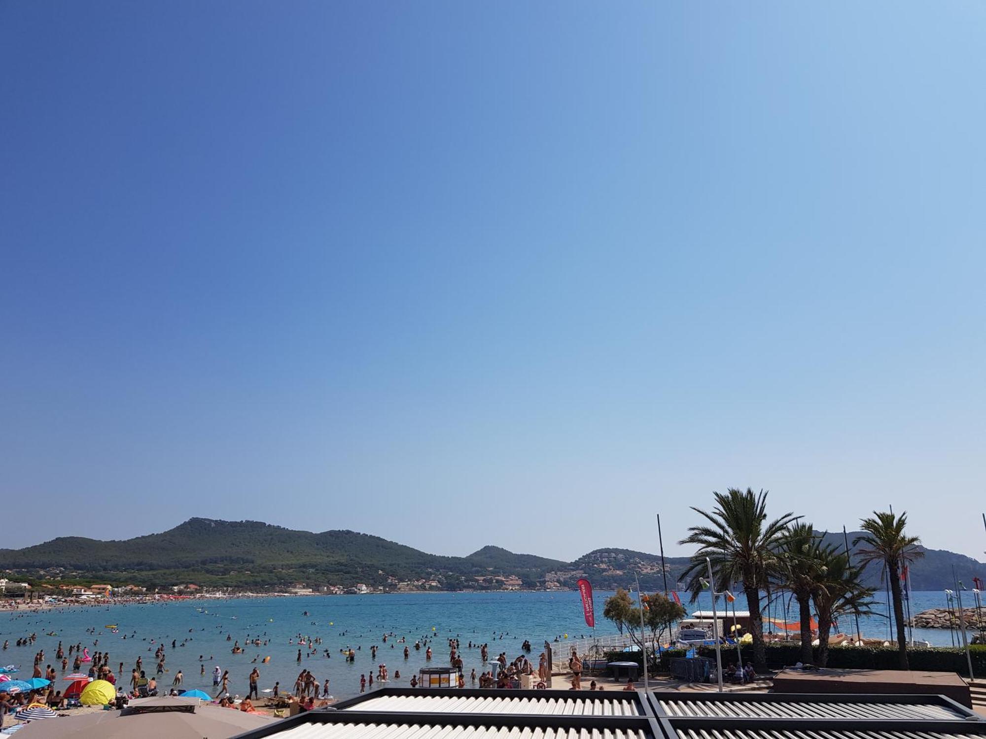 Les Pieds Dans L'Eau Daire Saint-Cyr-sur-Mer Dış mekan fotoğraf